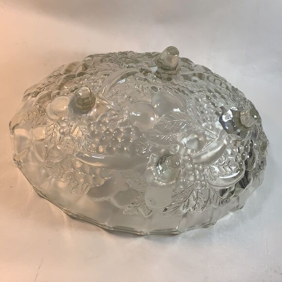 Large Decorative Oval Fruit Embossed Scalloped Edge 3 Footed Glass Serving Bowl - Picture 4 of 7